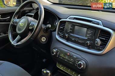 Позашляховик / Кросовер Kia Sorento 2016 в  фото 29 Позашляховик / Кросовер Kia Sorento 2016 в