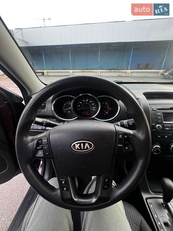 Позашляховик / Кросовер Kia Sorento 2012 в Києві