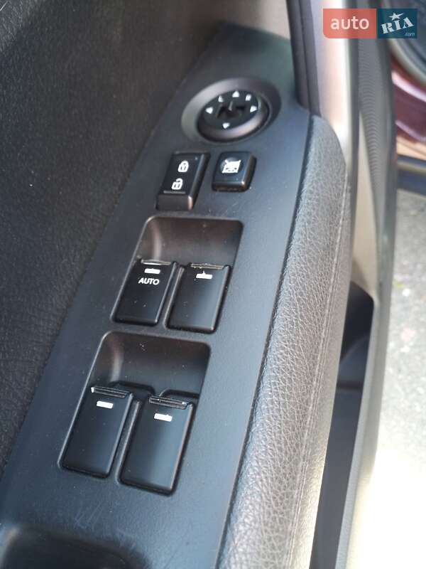 Позашляховик / Кросовер Kia Sorento 2012 в Києві