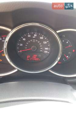 Позашляховик / Кросовер Kia Sorento 2012 в 