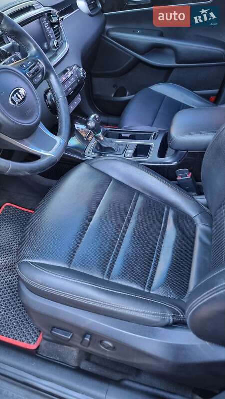 Позашляховик / Кросовер Kia Sorento 2016 в Глухові