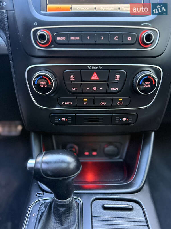 Внедорожник / Кроссовер Kia Sorento 2015 в Дубно