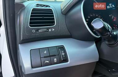 Внедорожник / Кроссовер Kia Sorento 2012 в 