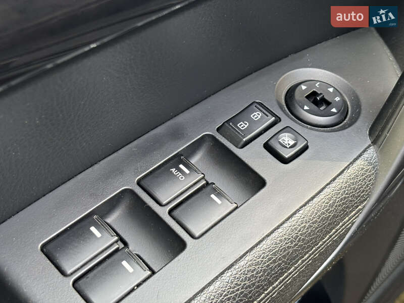 Позашляховик / Кросовер Kia Sorento 2013 в Києві