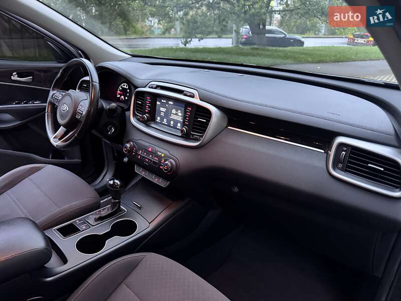 Внедорожник / Кроссовер Kia Sorento 2016 в Ровно фото 47 Внедорожник / Кроссовер Kia Sorento 2016 в Ровно