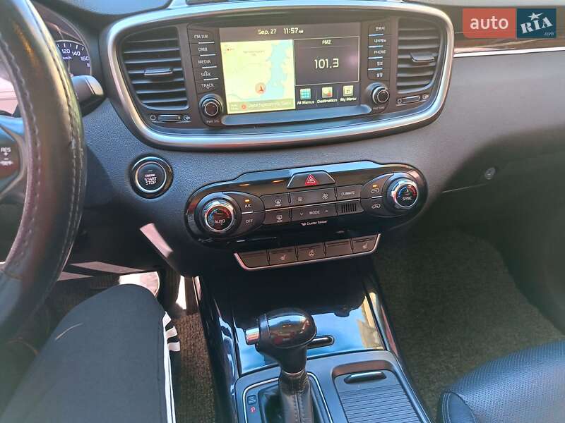 Внедорожник / Кроссовер Kia Sorento 2015 в Жовкве