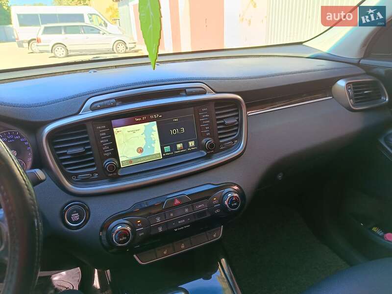 Внедорожник / Кроссовер Kia Sorento 2015 в Жовкве