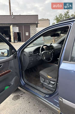 Внедорожник / Кроссовер Kia Sorento 2003 в 