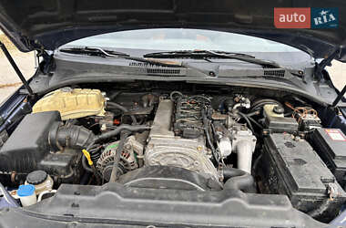 Внедорожник / Кроссовер Kia Sorento 2003 в 