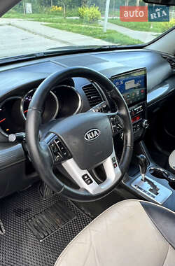 Внедорожник / Кроссовер Kia Sorento 2010 в 