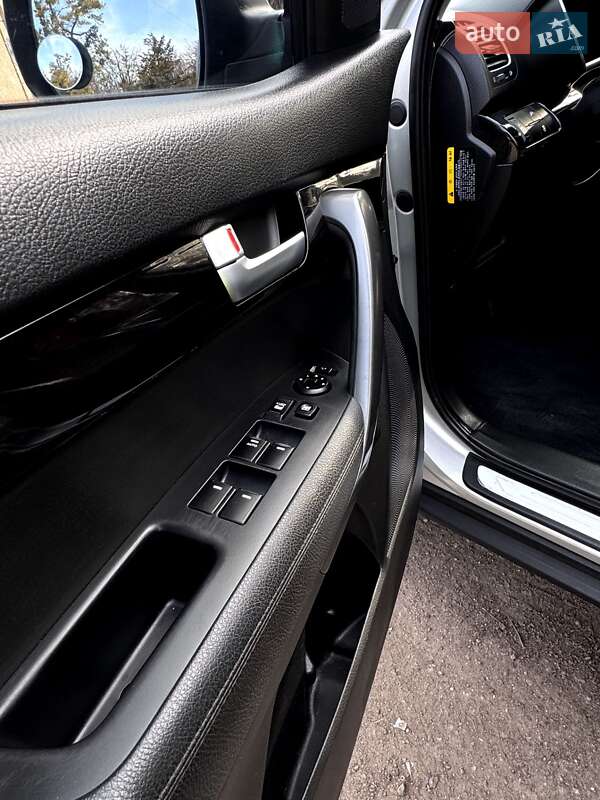Внедорожник / Кроссовер Kia Sorento 2013 в Одессе