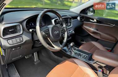 Позашляховик / Кросовер Kia Sorento 2017 в 