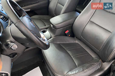 Внедорожник / Кроссовер Kia Sorento 2012 в 
