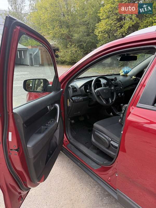 Внедорожник / Кроссовер Kia Sorento 2010 в Днепре