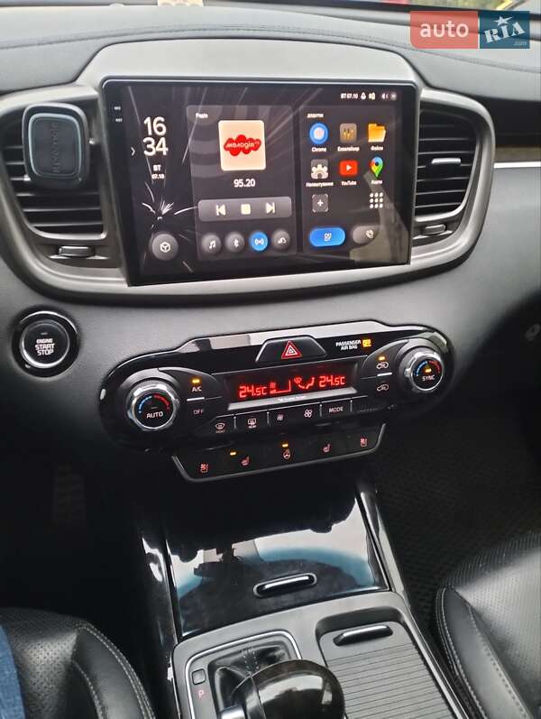 Позашляховик / Кросовер Kia Sorento 2016 в Києві