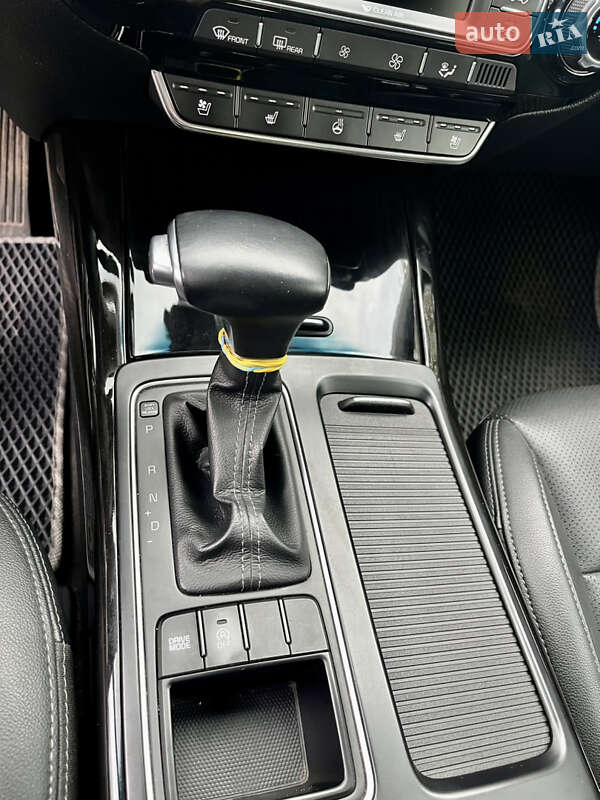 Позашляховик / Кросовер Kia Sorento 2017 в Первомайську