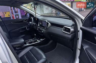 Позашляховик / Кросовер Kia Sorento 2015 в 