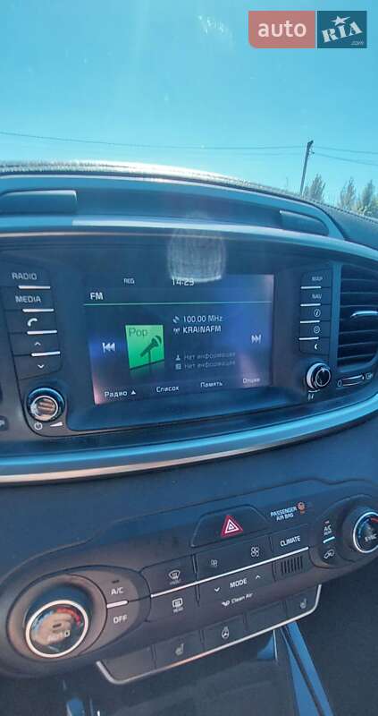 Внедорожник / Кроссовер Kia Sorento 2016 в Киеве