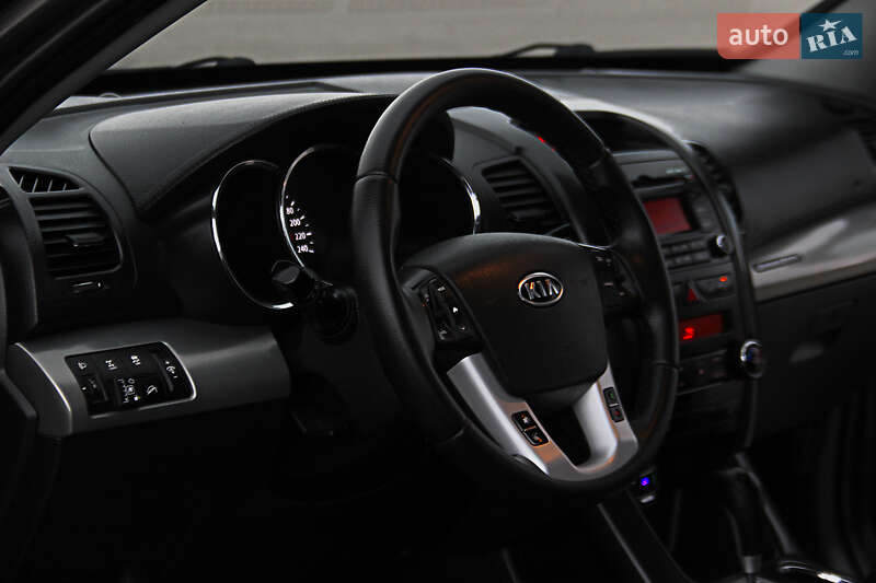 Внедорожник / Кроссовер Kia Sorento 2012 в Днепре