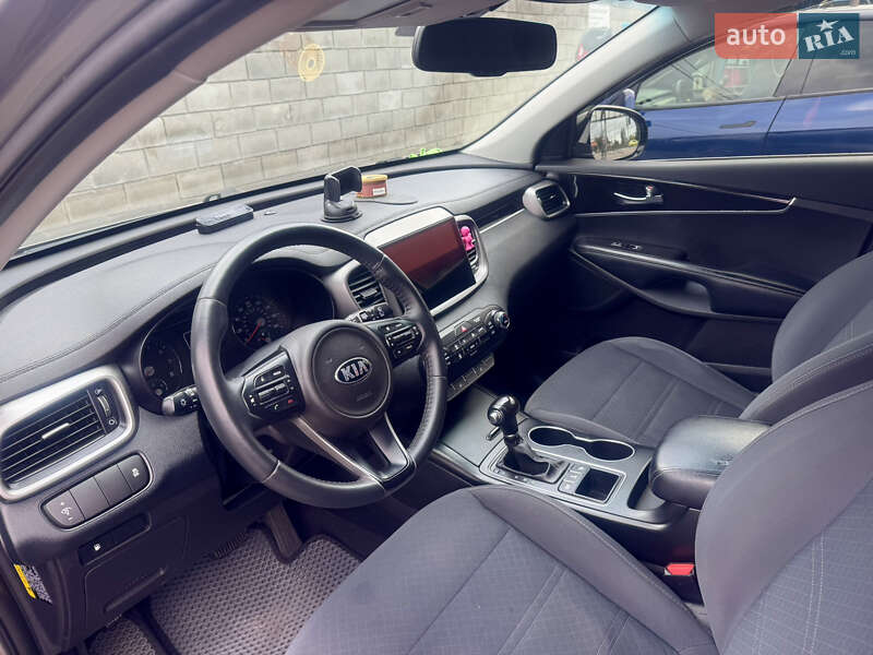 Внедорожник / Кроссовер Kia Sorento 2017 в Киеве