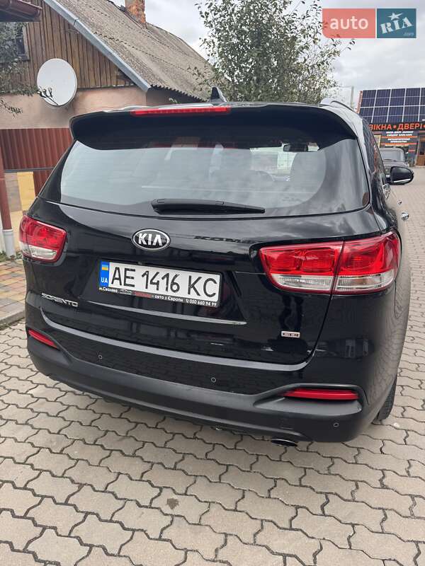 Позашляховик / Кросовер Kia Sorento 2016 в 