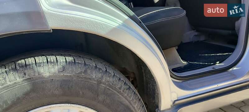 Позашляховик / Кросовер Kia Sorento 2004 в Ужгороді фото 13 Позашляховик / Кросовер Kia Sorento 2004 в Ужгороді