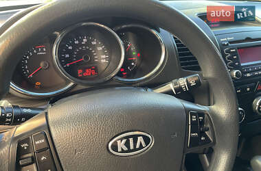 Внедорожник / Кроссовер Kia Sorento 2011 в 
