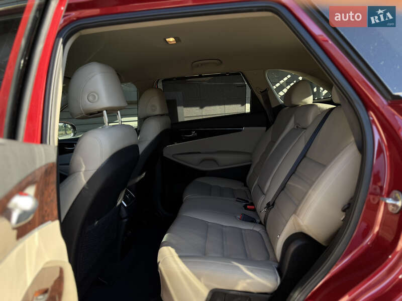 Позашляховик / Кросовер Kia Sorento 2016 в Києві