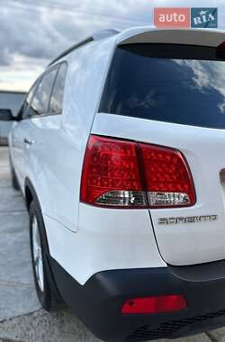 Внедорожник / Кроссовер Kia Sorento 2012 в 