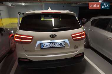 Позашляховик / Кросовер Kia Sorento 2016 в 