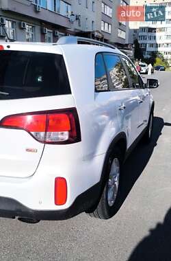 Позашляховик / Кросовер Kia Sorento 2013 в  фото 8 Позашляховик / Кросовер Kia Sorento 2013 в