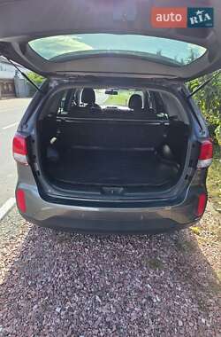 Позашляховик / Кросовер Kia Sorento 2013 в 