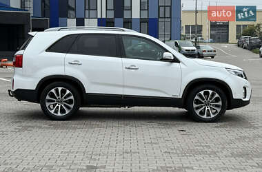 Позашляховик / Кросовер Kia Sorento 2015 в 