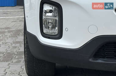 Позашляховик / Кросовер Kia Sorento 2015 в 