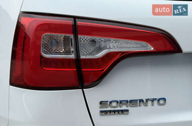 Позашляховик / Кросовер Kia Sorento 2015 в 