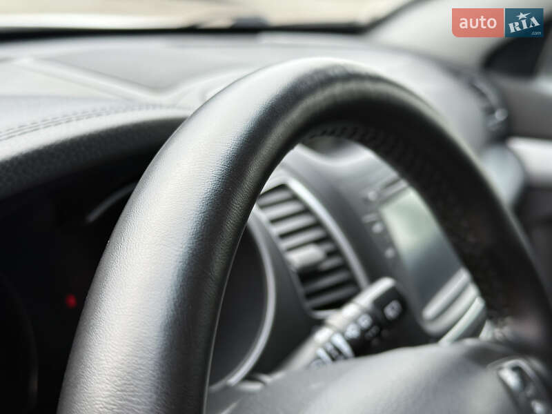 Внедорожник / Кроссовер Kia Sorento 2015 в Ровно