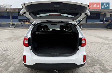 Позашляховик / Кросовер Kia Sorento 2015 в 