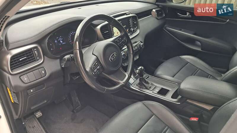 Позашляховик / Кросовер Kia Sorento 2015 в Києві фото 22 Позашляховик / Кросовер Kia Sorento 2015 в Києві