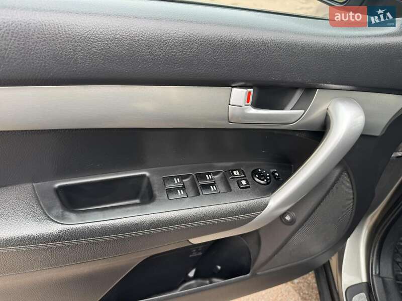 Внедорожник / Кроссовер Kia Sorento 2012 в Мене фото 35 Внедорожник / Кроссовер Kia Sorento 2012 в Мене