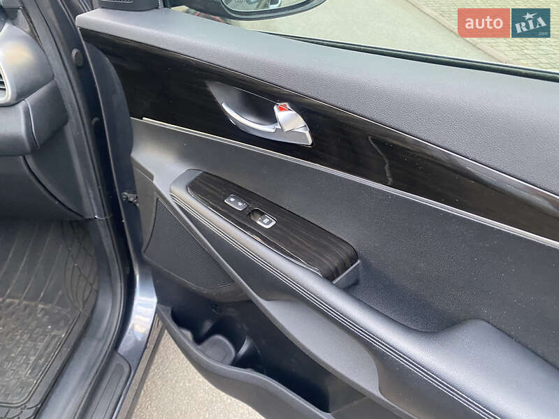 Внедорожник / Кроссовер Kia Sorento 2019 в Самборе фото 58 Внедорожник / Кроссовер Kia Sorento 2019 в Самборе