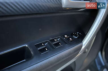 Внедорожник / Кроссовер Kia Sorento 2010 в 