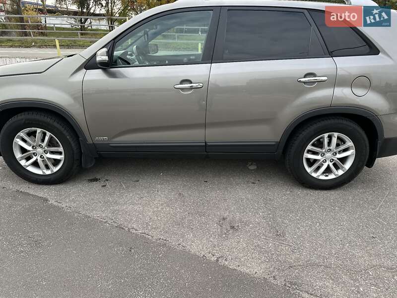 Внедорожник / Кроссовер Kia Sorento 2013 в Киеве