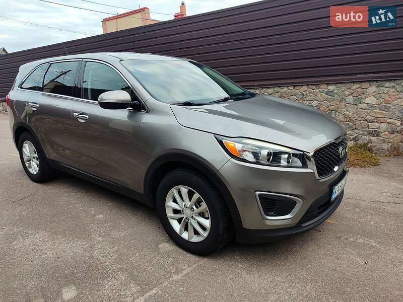 Внедорожник / Кроссовер Kia Sorento 2016 в 