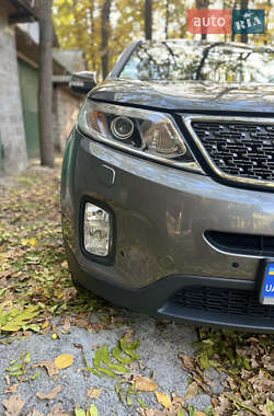 Позашляховик / Кросовер Kia Sorento 2014 в  фото 27 Позашляховик / Кросовер Kia Sorento 2014 в
