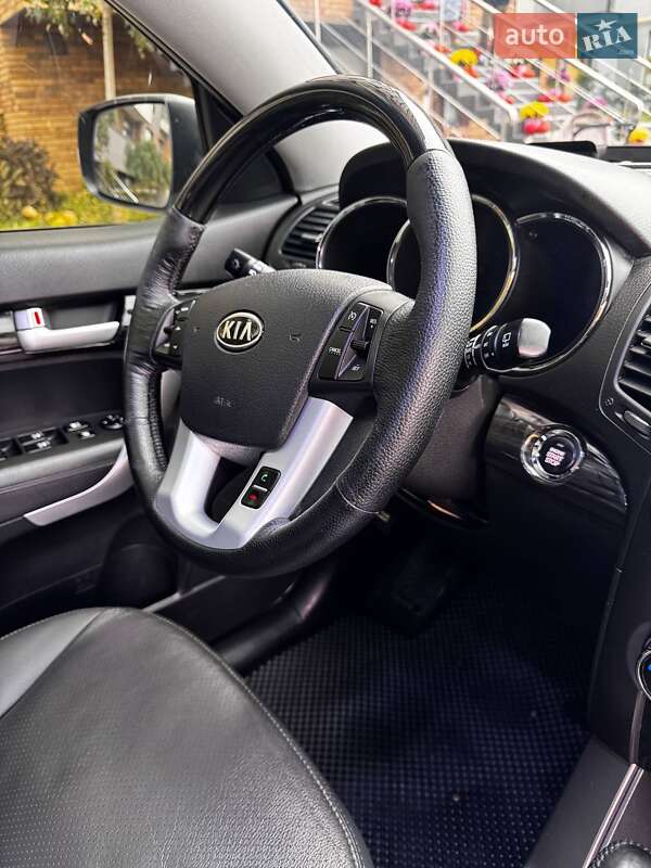 Позашляховик / Кросовер Kia Sorento 2012 в Одесі