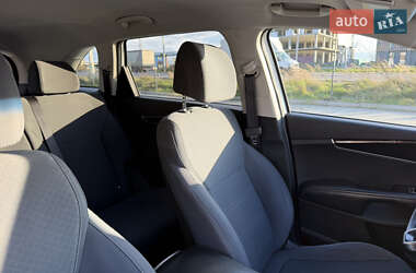 Внедорожник / Кроссовер Kia Sorento 2016 в 