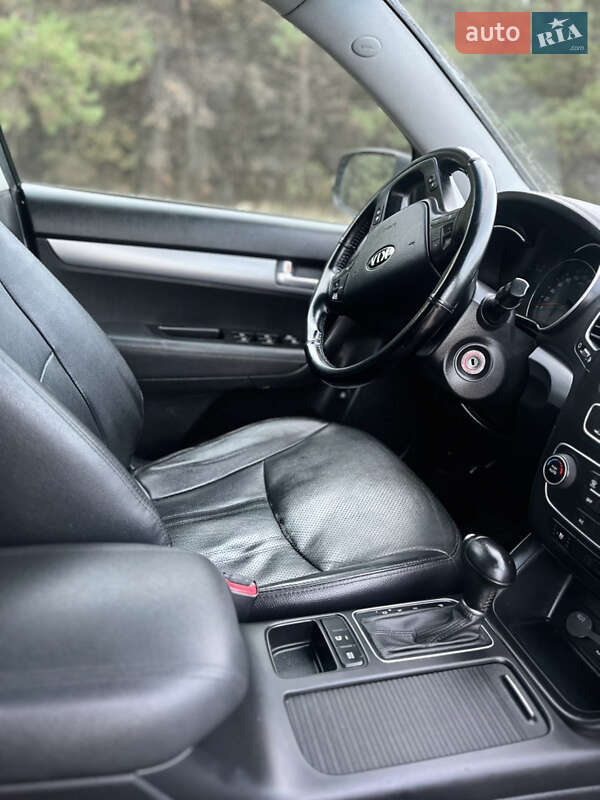 Внедорожник / Кроссовер Kia Sorento 2013 в Ахтырке фото 17 Внедорожник / Кроссовер Kia Sorento 2013 в Ахтырке