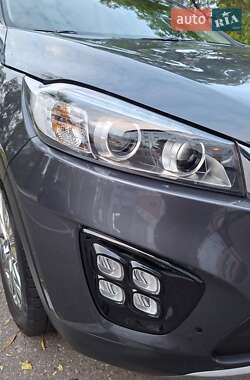 Позашляховик / Кросовер Kia Sorento 2015 в 