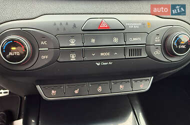 Позашляховик / Кросовер Kia Sorento 2016 в  фото 31 Позашляховик / Кросовер Kia Sorento 2016 в