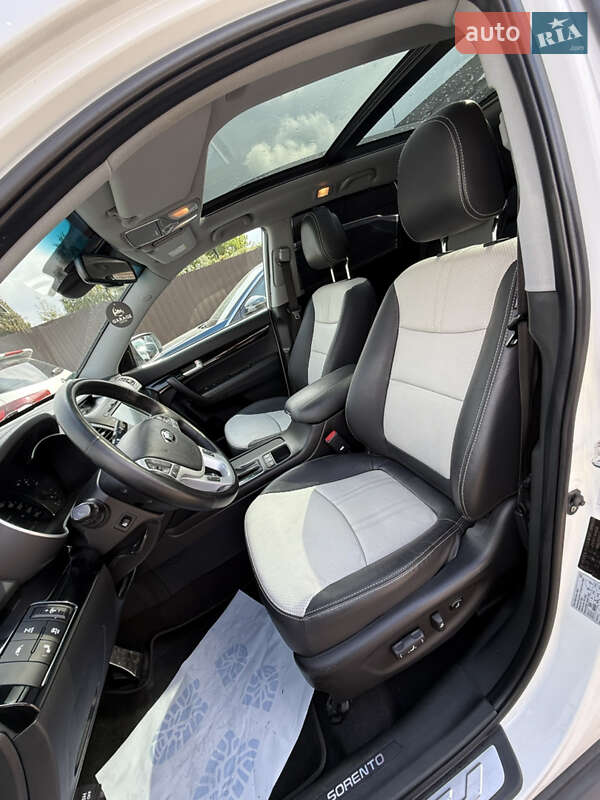 Позашляховик / Кросовер Kia Sorento 2015 в Івано-Франківську фото 16 Позашляховик / Кросовер Kia Sorento 2015 в Івано-Франківську